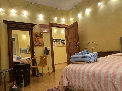 6 BEDROOMSFLAT/2 bathrooms/eat-in-kitchen/Grossenhainerstr..95 Dresden