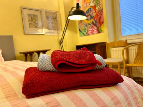 5 Zimmer Wohnung mit 6 Betten, 2 Bäder-Dresden-Pieschen Bild 2