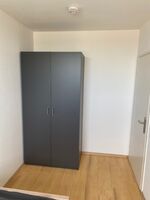 Schlafzimmer mit einem Bett