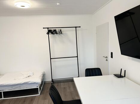 Monteurswohnung mit Balkon in der Stadt! Gute Abindungen Picture 4