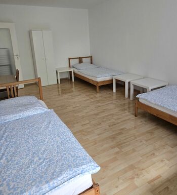 Schlafzimmer 1