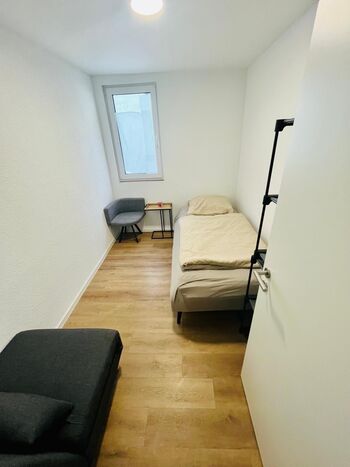TOP Monteurwohnung für 5 / Parkplätze / sehr ruhig / WLAN / Parkplatz Bild 3