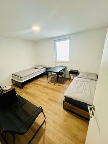 TOP Monteurwohnung für 5 / Parkplätze / sehr ruhig / WLAN / Parkplatz Bild 2