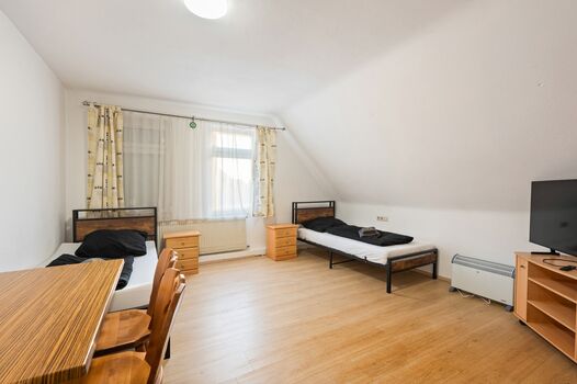 Monteurzimmer Zimmer mit eigenem Bad/WC. Gemeinschaftsküche Bild 3