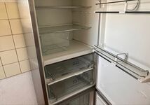 Grosser Kühlschrank mit Gefrierfächer;Duża lodówka z zamrażalnikami