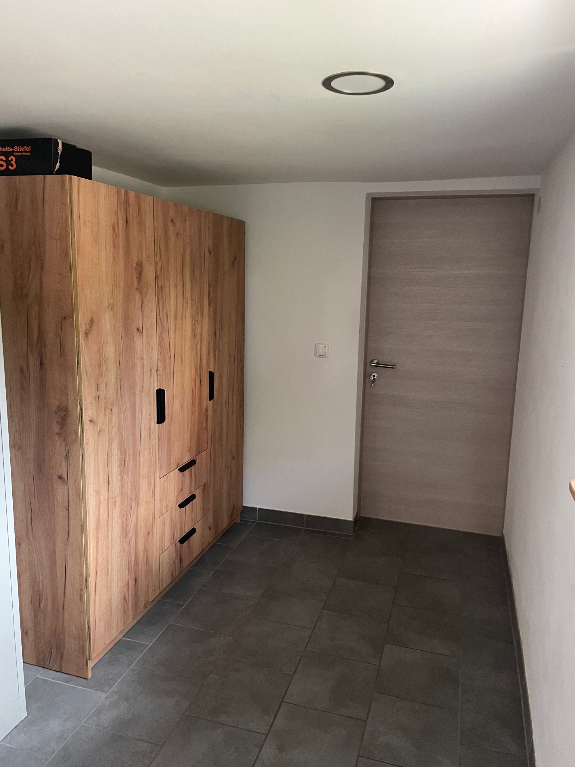 Flur zu Zimmer 1 