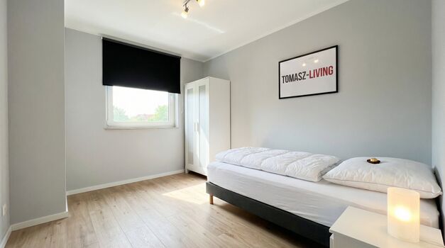 MH16 / TOMASZ-LIVING in OBERHAUSEN - Viel Platz + Balkon Bild 3