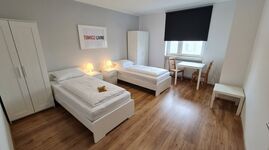 MH16 / TOMASZ-LIVING in OBERHAUSEN - Viel Platz + Balkon Bild 2