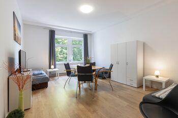 FLEX Aparts - große, möblierte 3-Raum Wohnung in Zwickau Zdjęcie 1