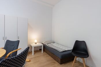 FLEX Aparts - große, möblierte 3-Raum Wohnung in Zwickau Zdjęcie 2