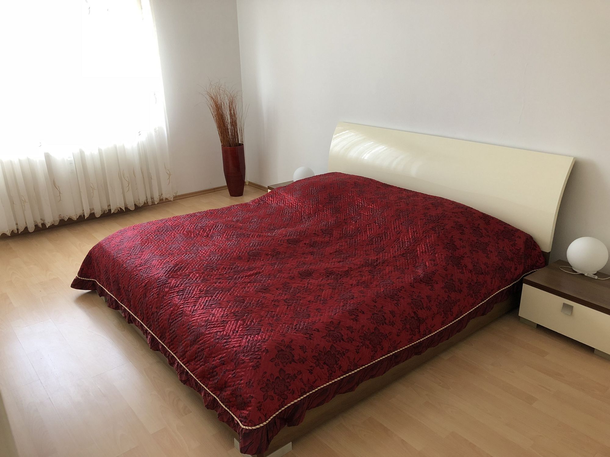 Schlafzimmer 1