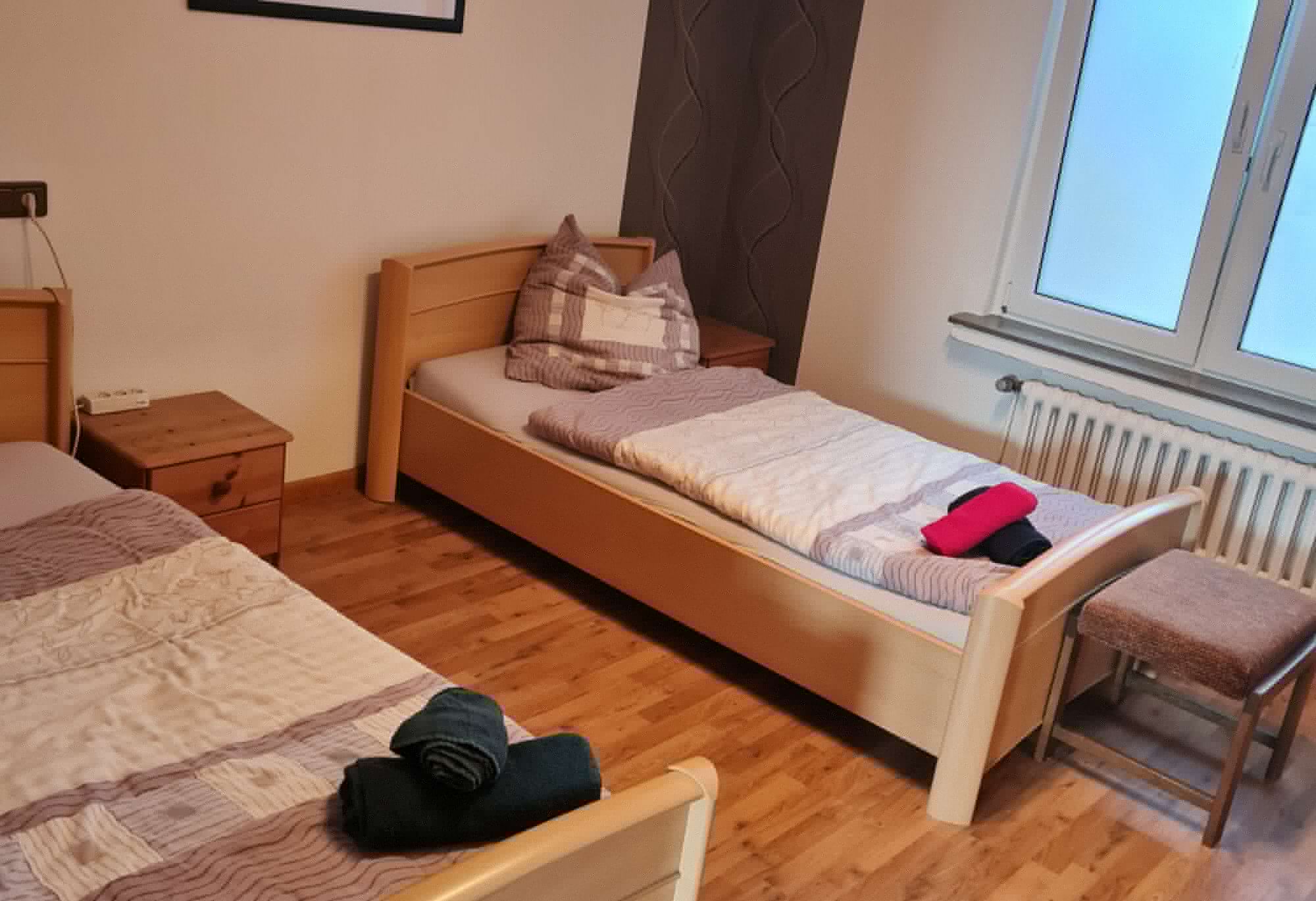 Schlafzimmer Erdgeschoss (mit Schrank)