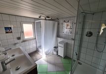 Badezimmer OG mit 2 Duschen und Doppelwaschbecken