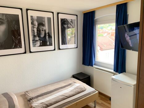 TOP Stuttgart Mitte: Einzelzimmer, Mehrbettzimmer, Wohnung für 2-7 Pers. Bild 2