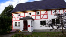 Eingang, Haus im Grünen