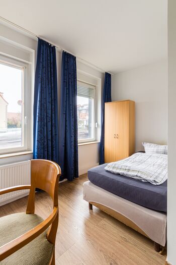 Einzel-/Doppelzimmer mit Bad in kleiner Pension in Leipzig Bild 1