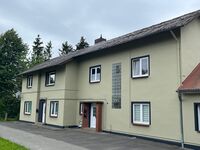 Parteienhaus im Grünen Bild 1