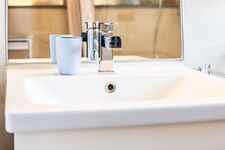 2 Personen Apartment Komplete Küche großes Badezimmer Bild 16