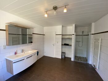 Wohnung für 3-9 Personen, Küche, Internet, Waschmaschine Bild 5